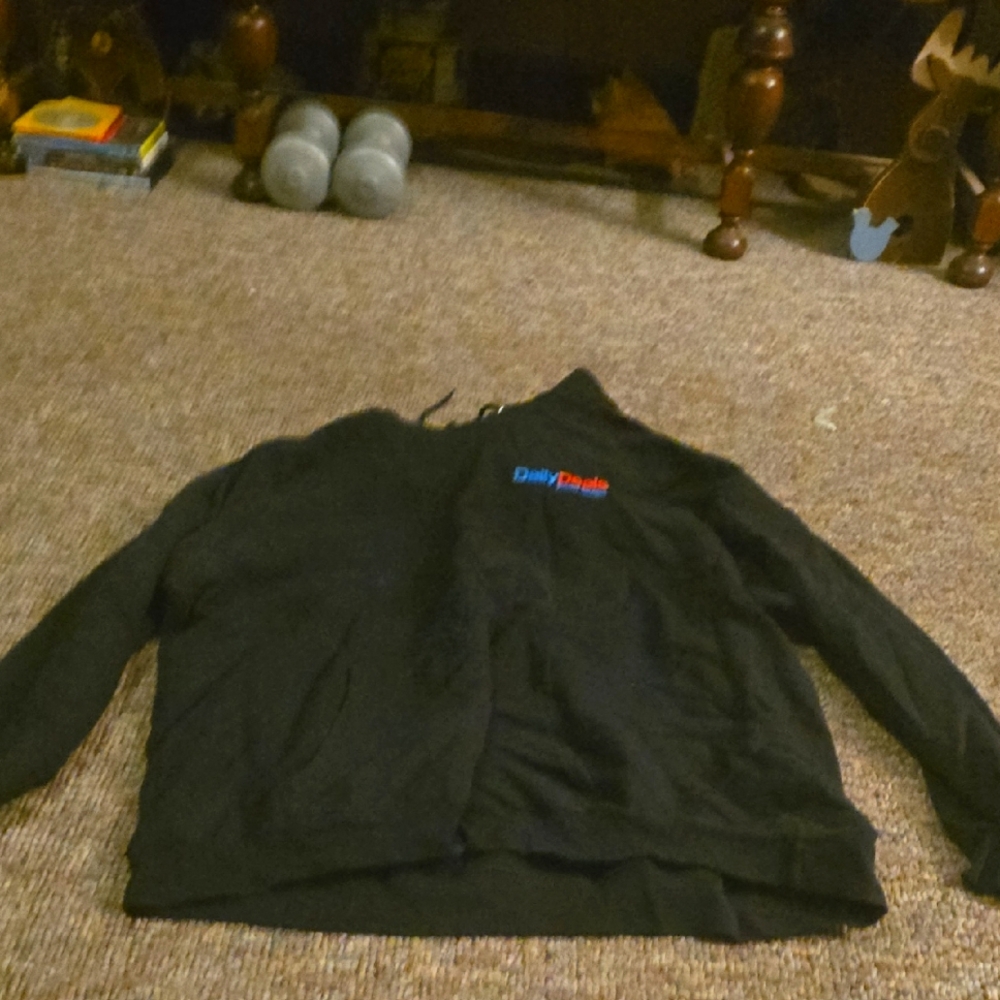 Hanes Black Sweater Classic Design